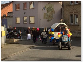 an der alten Schmiede vorbei.