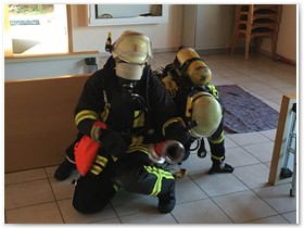 Der Tastsinn ist durch die Handschuhe eingeschrnkt