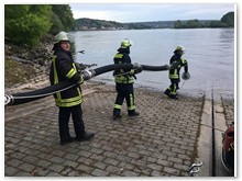 die A-Schlauchleitung zu Wasser gebracht werden kann